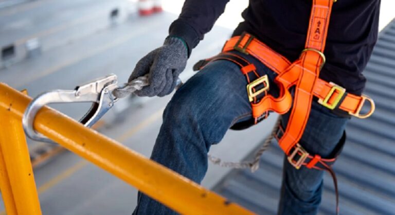 8 Tips to Choose the Right Fall Restraint Harness for Your Safety Needs