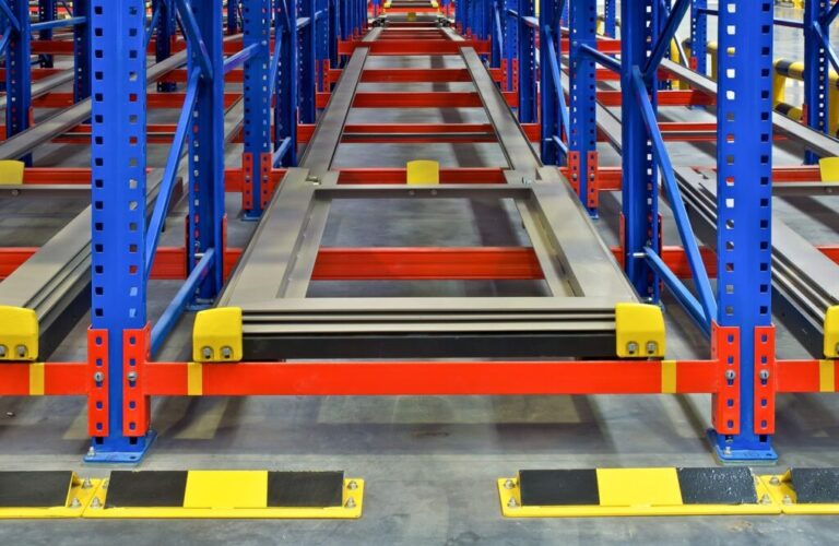 Top 6 Advantages of Using A Pallet Rack in Storage Spaces