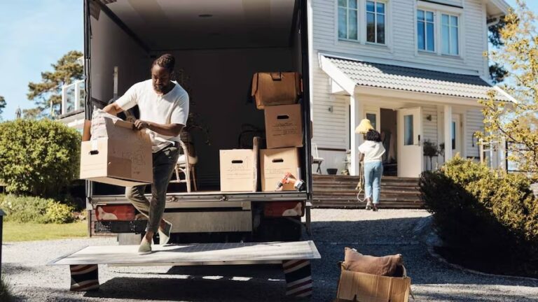 Streamline Your Move with Barrhaven Movers: Expert Tips and Services